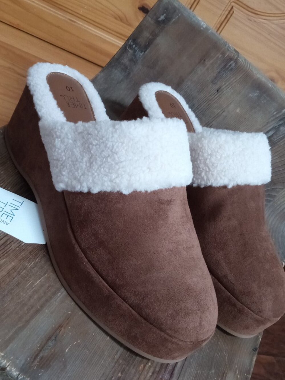 Time & Tru Women's Size 10 Faux Shearling Wedge Clogs NEW!